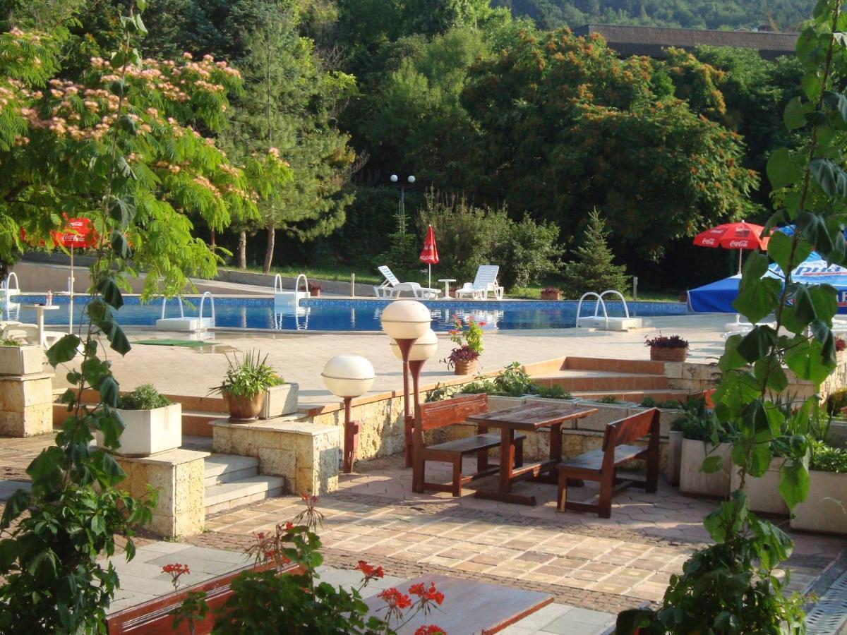 Park Complex Viktoria Hotel Baltsjik Buitenkant foto